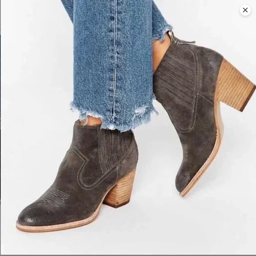 Dolce Vita Jones Grey Suede Ankle Booties Block Heel 5.5